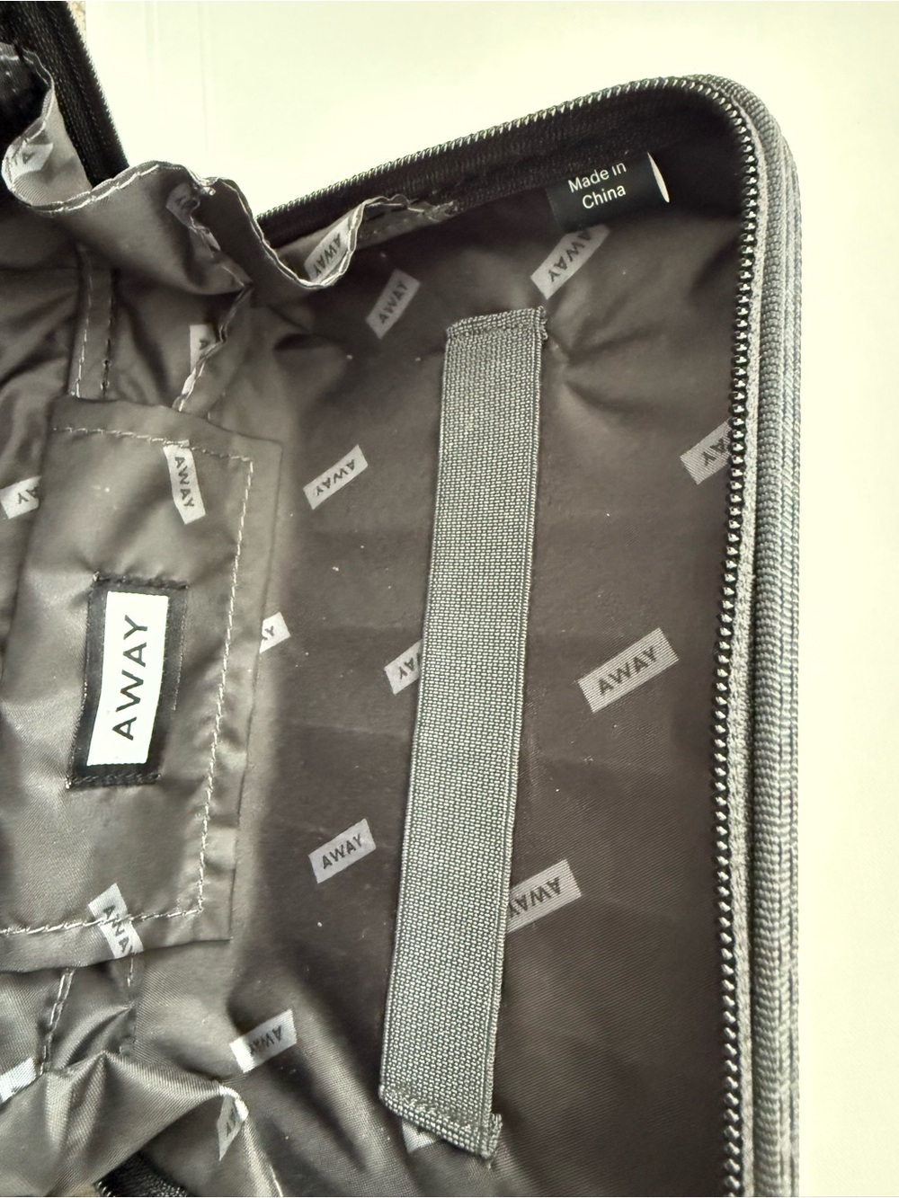 Away Travel Mini Hard Case Toiletry - Picture 4 of 6